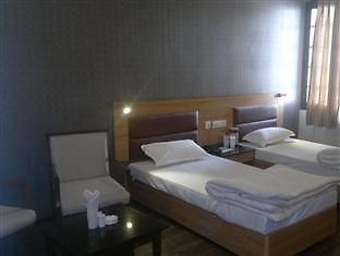 Oyo 3523 Tekarees Inn Mahanagar Lucknow Exterior photo